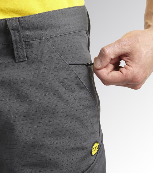 Pantaloni foto 4